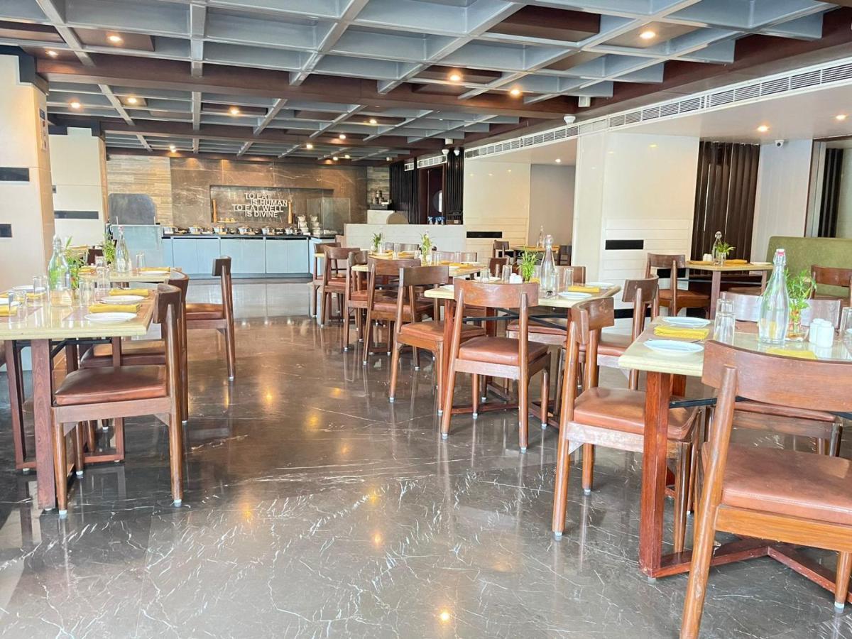 Paradigm Sarovar Portico Kākināda Εξωτερικό φωτογραφία