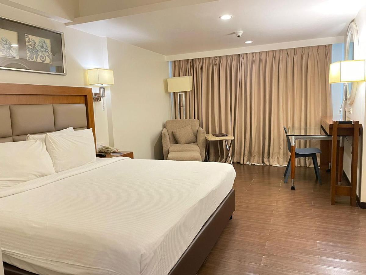 Paradigm Sarovar Portico Kākināda Εξωτερικό φωτογραφία
