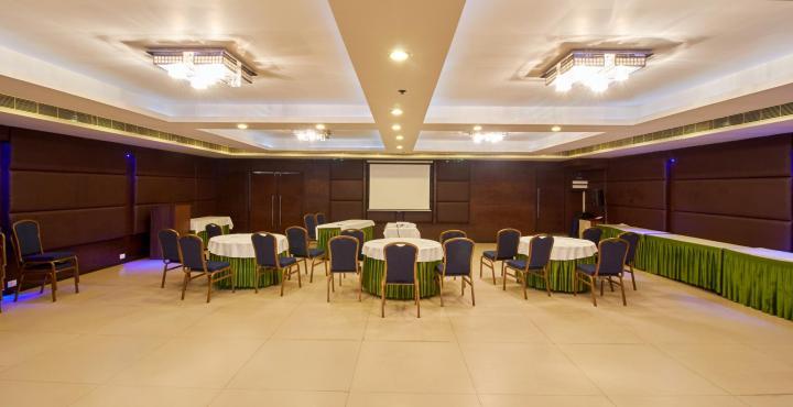 Paradigm Sarovar Portico Kākināda Εξωτερικό φωτογραφία